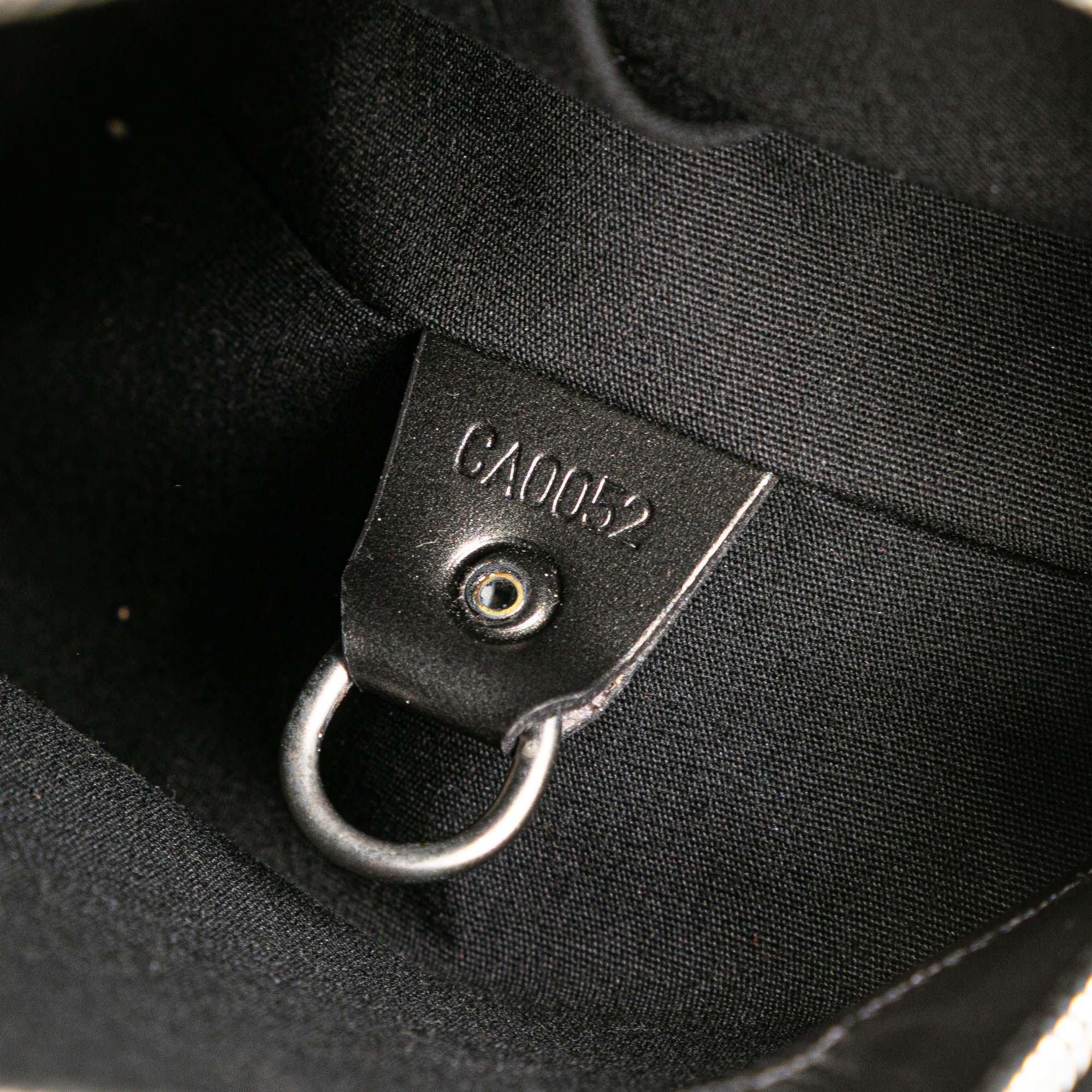Louis Vuitton | Pre-Owned Monogram Mat Alston | Gray/Dark Gray - Image 8