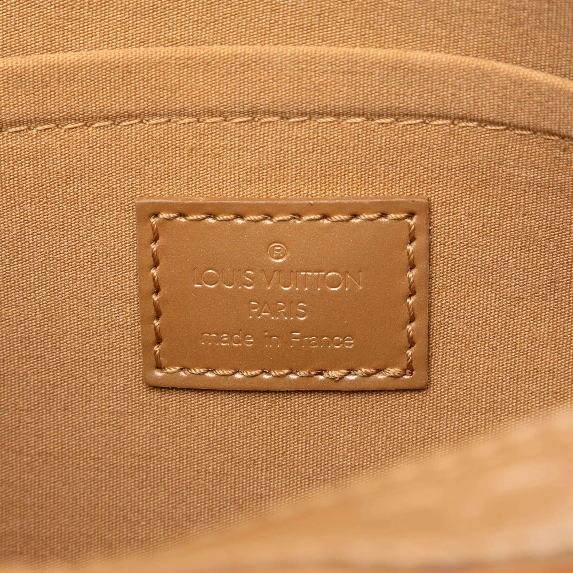 Louis Vuitton | Pre-Owned Monogram Mat Shelton | Beige - Image 5