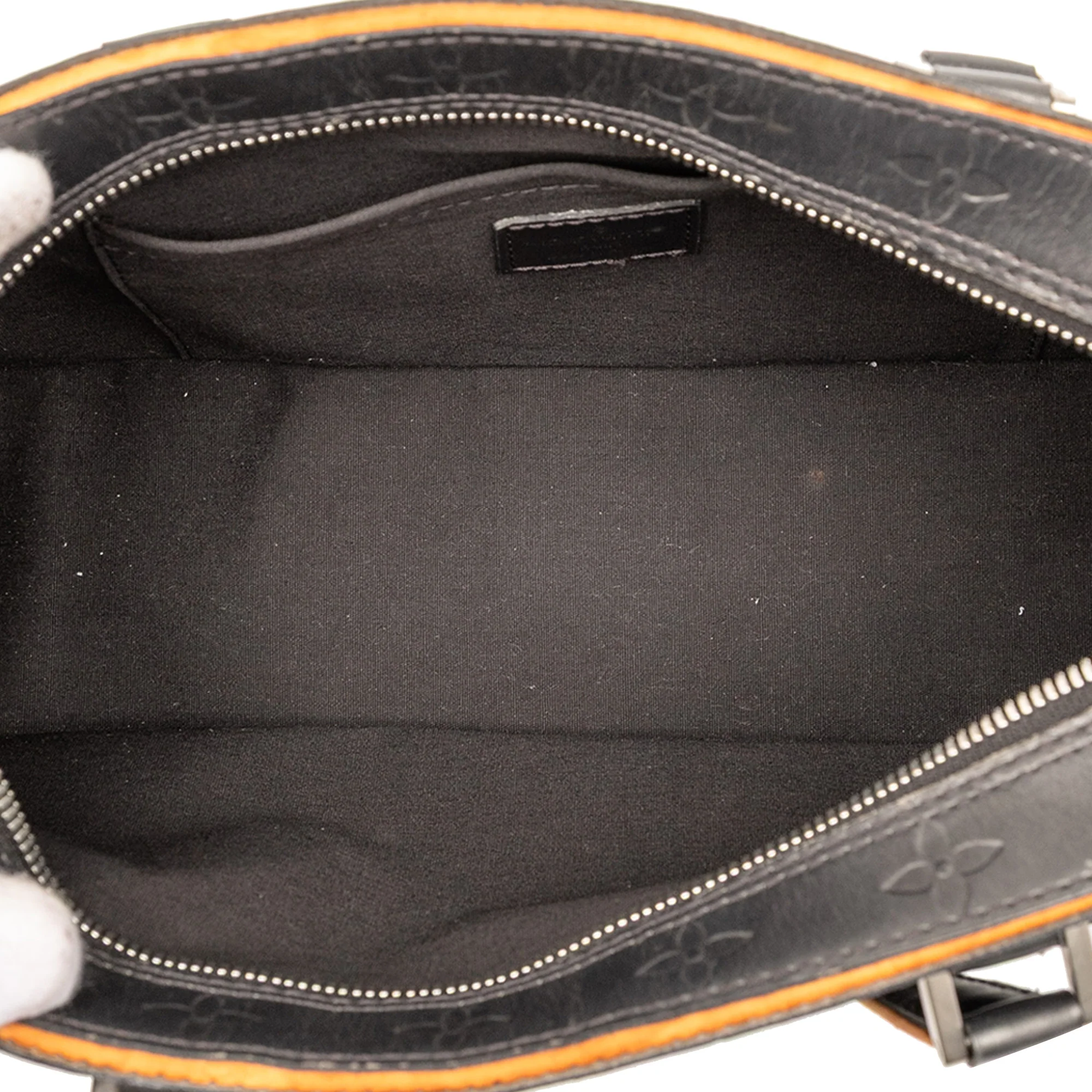 Louis Vuitton | Pre-Owned Monogram Mat Shelton | Gray/Dark Gray - Image 5