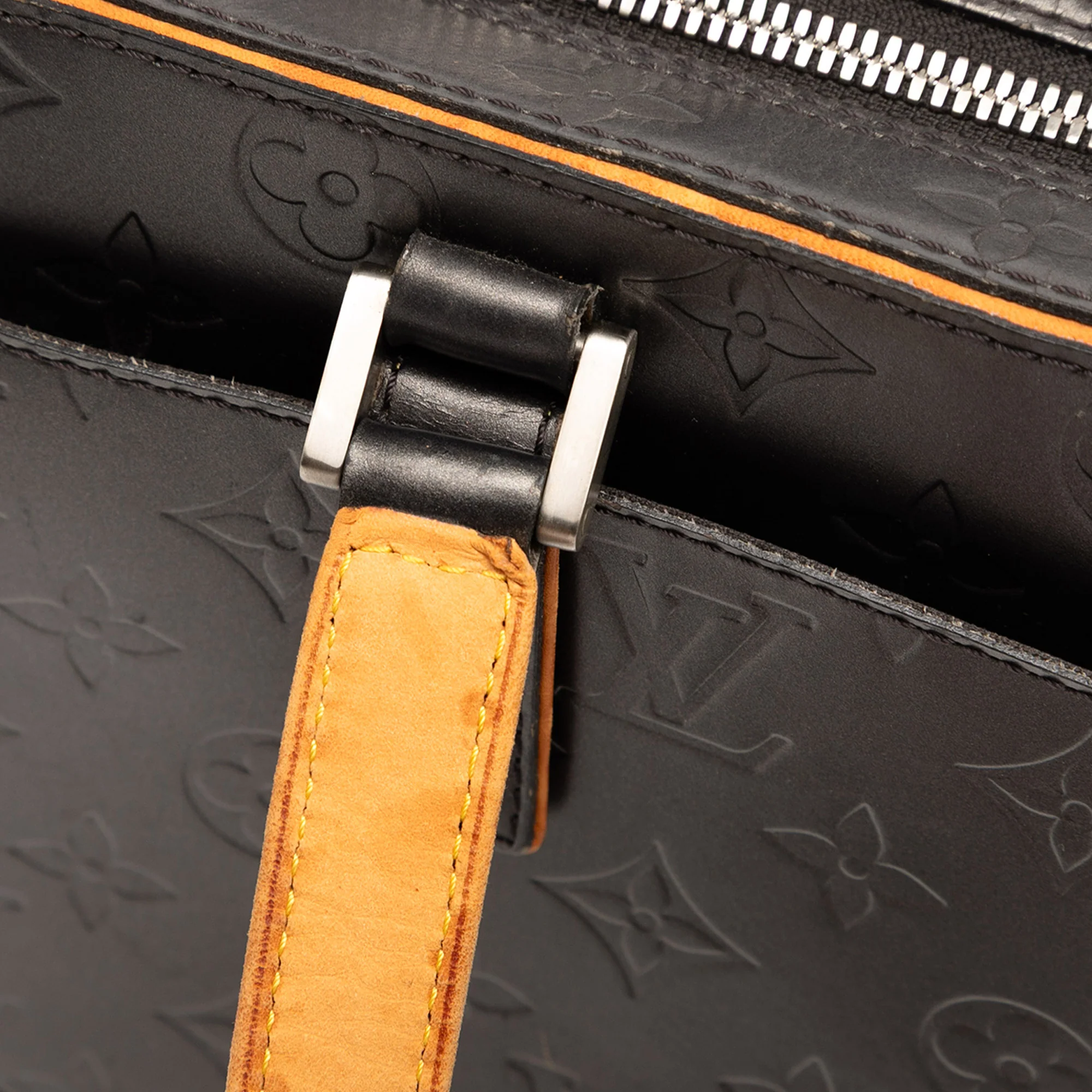 Louis Vuitton | Pre-Owned Monogram Mat Shelton | Gray/Dark Gray - Image 8