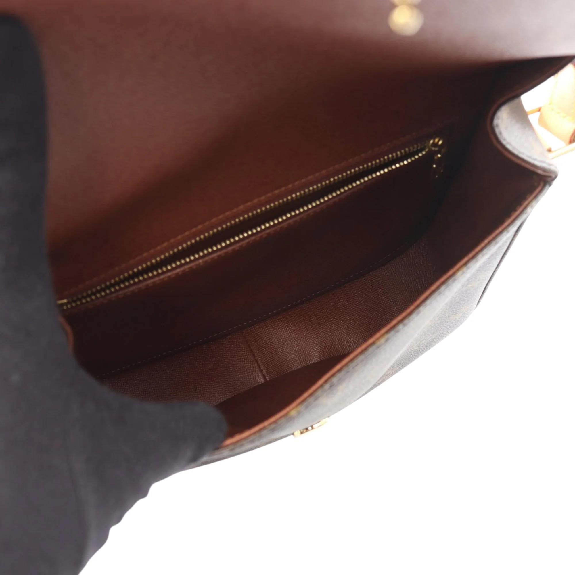 Louis Vuitton | Pre-Owned Monogram Saint Cloud GM | Brown - Image 3