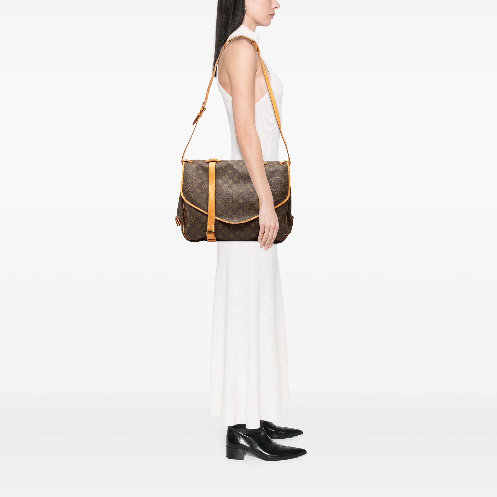 Louis Vuitton | Pre-Owned Monogram Saumur 43 | Brown - Image 2