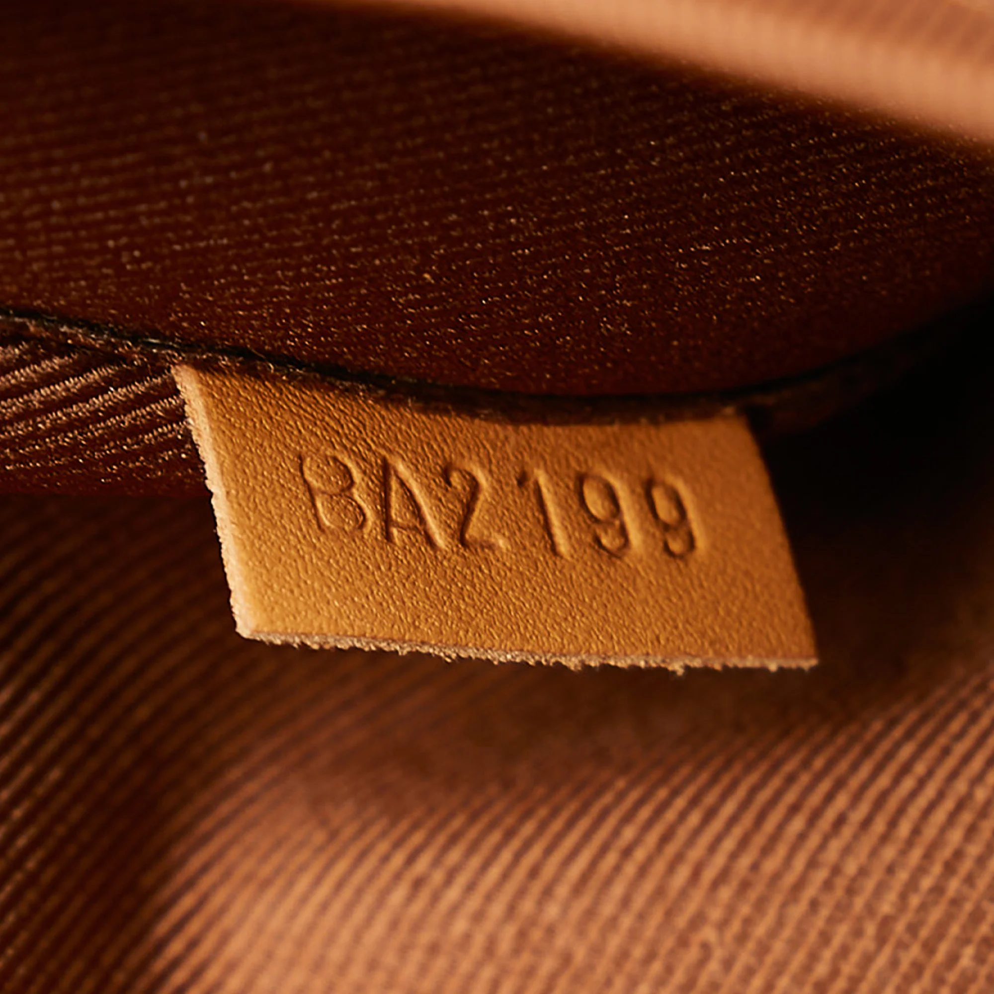 Louis Vuitton | Pre-Owned Monogram Soft Trunk Messenger MM | Brown - Image 9