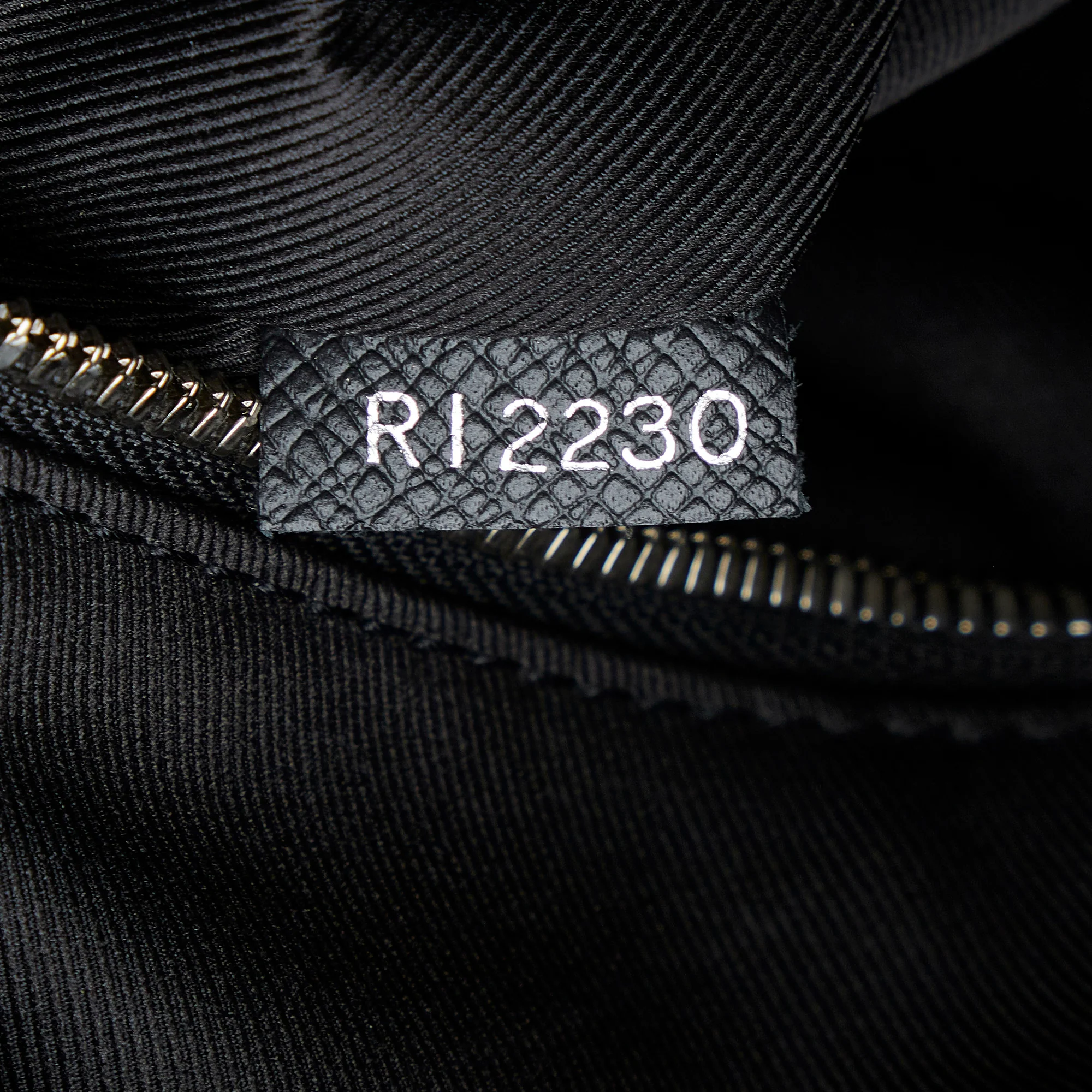 Louis Vuitton | Pre-Owned Taigarama Outdoor Tote | Black - Image 8