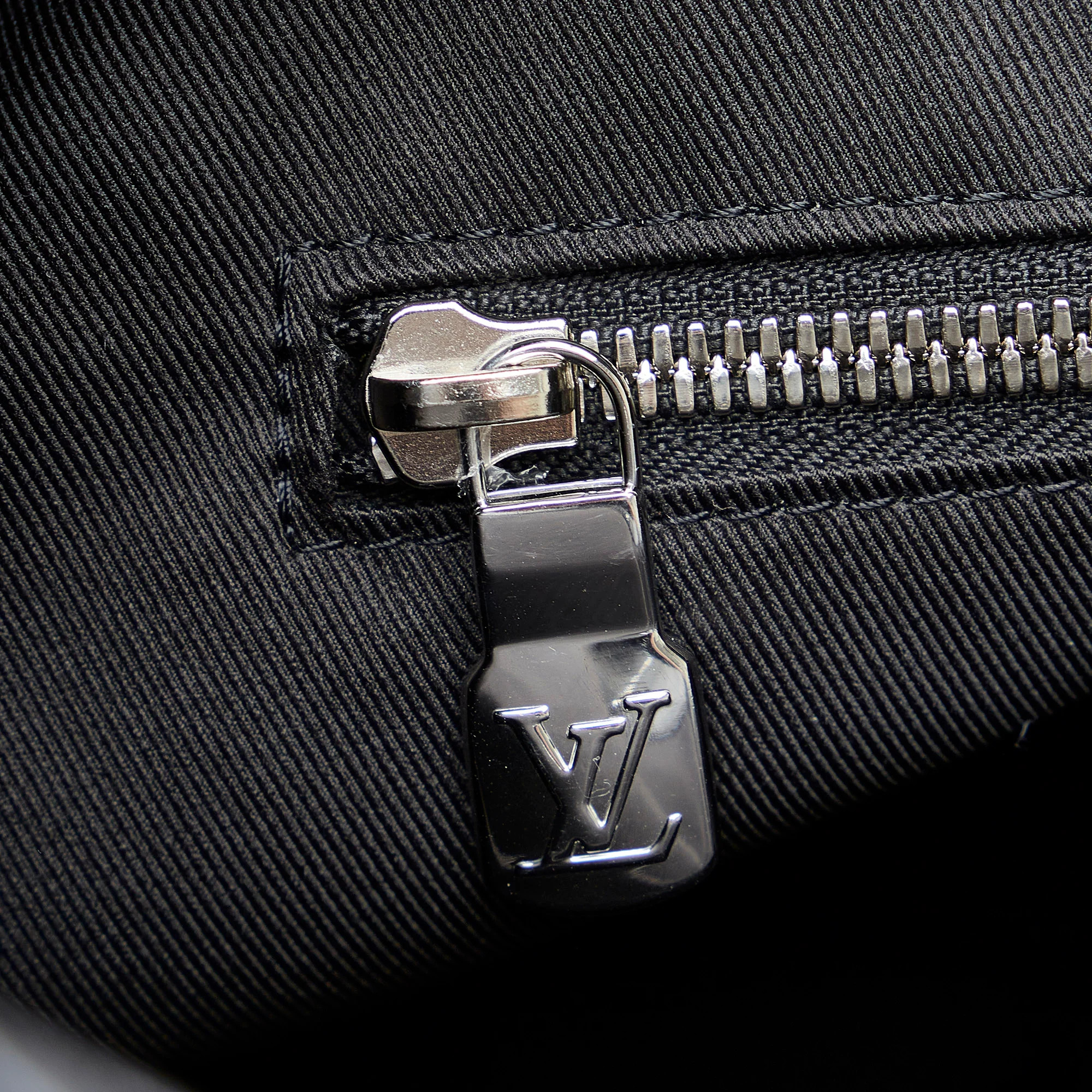 Louis Vuitton | Pre-Owned Taigarama Outdoor Tote | Black - Image 9