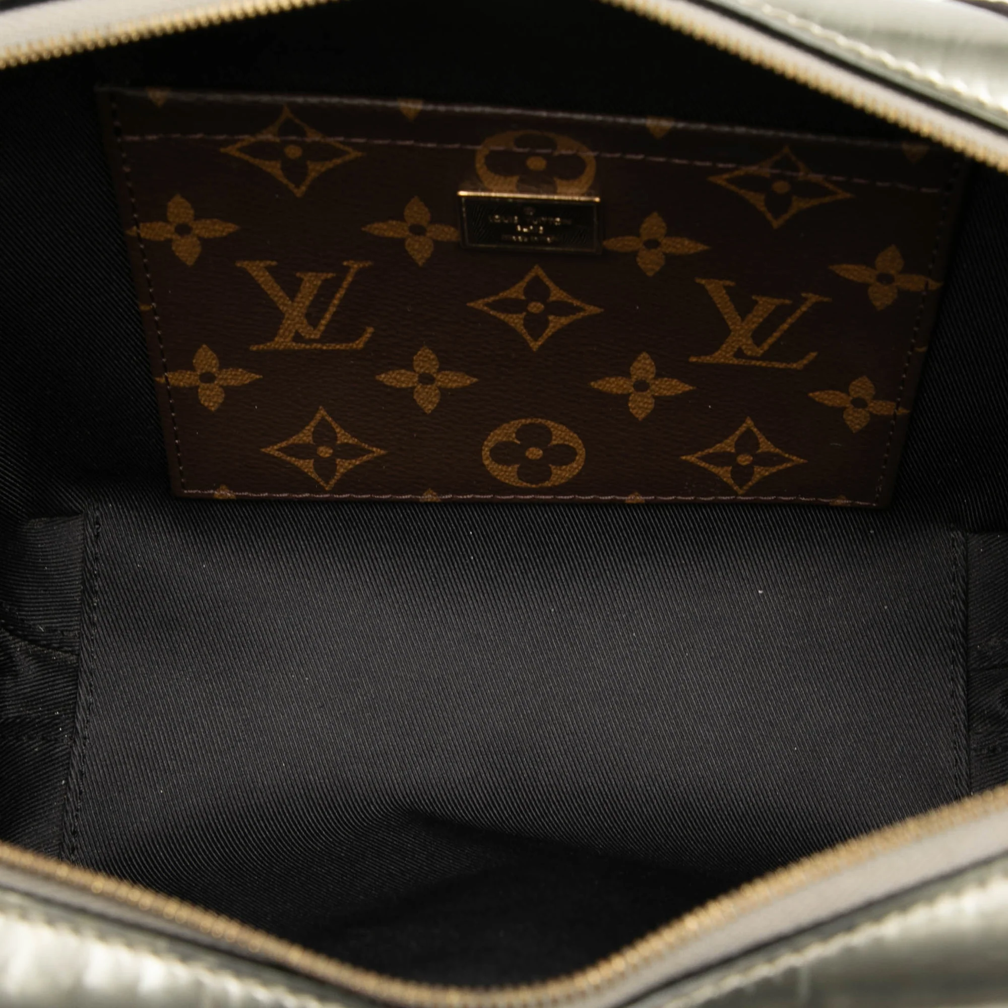 Louis Vuitton | Pre-Owned Vernis Miroir Venice | Silver - Image 5