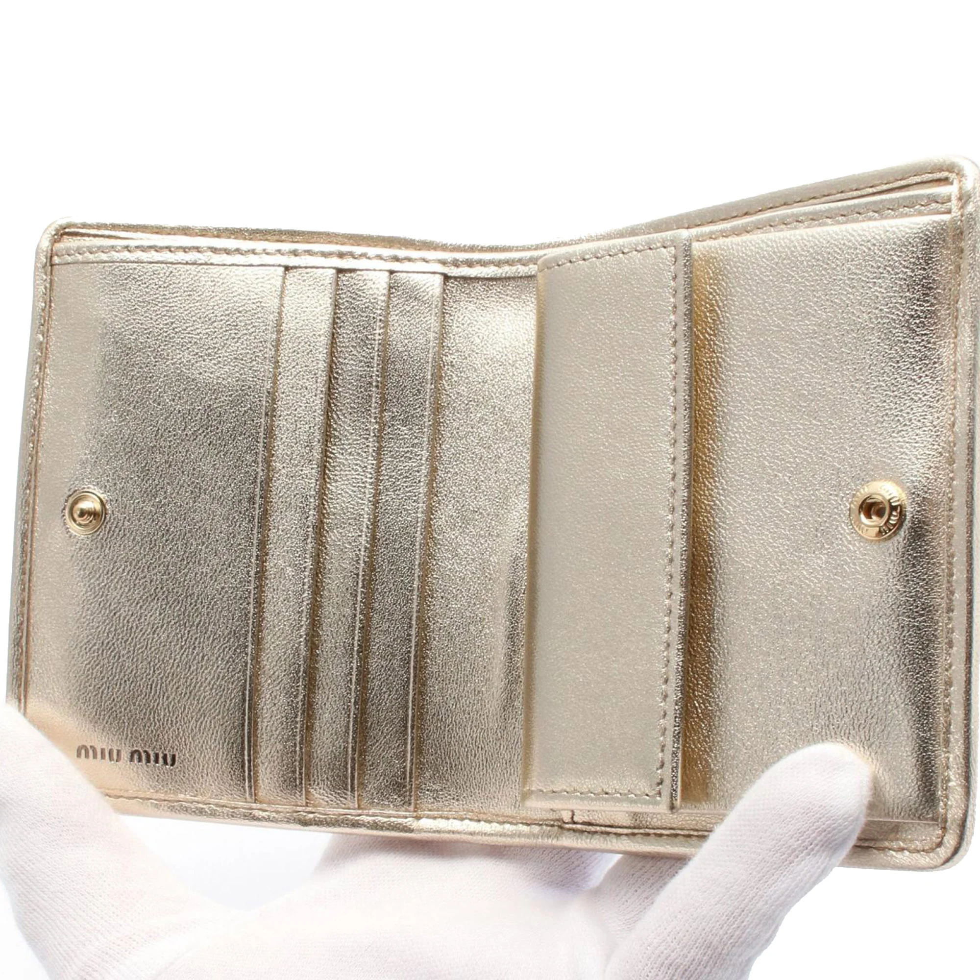Miu Miu | Pre-Owned Metallic Matelasse Wallet | Gold - Image 4