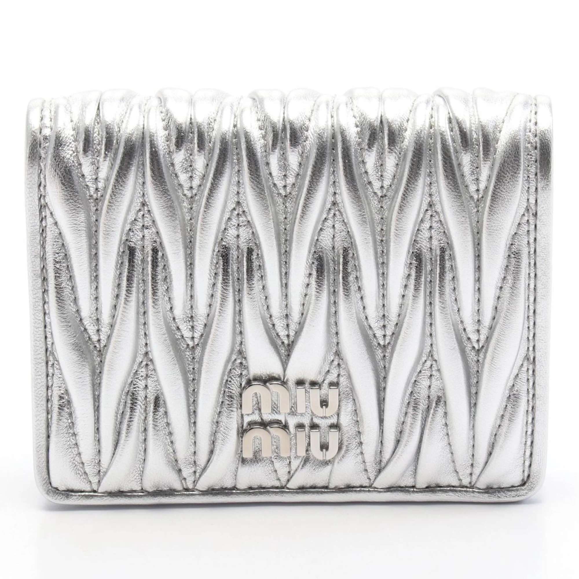 Miu Miu | Pre-Owned Metallic Matelasse Wallet | Silver