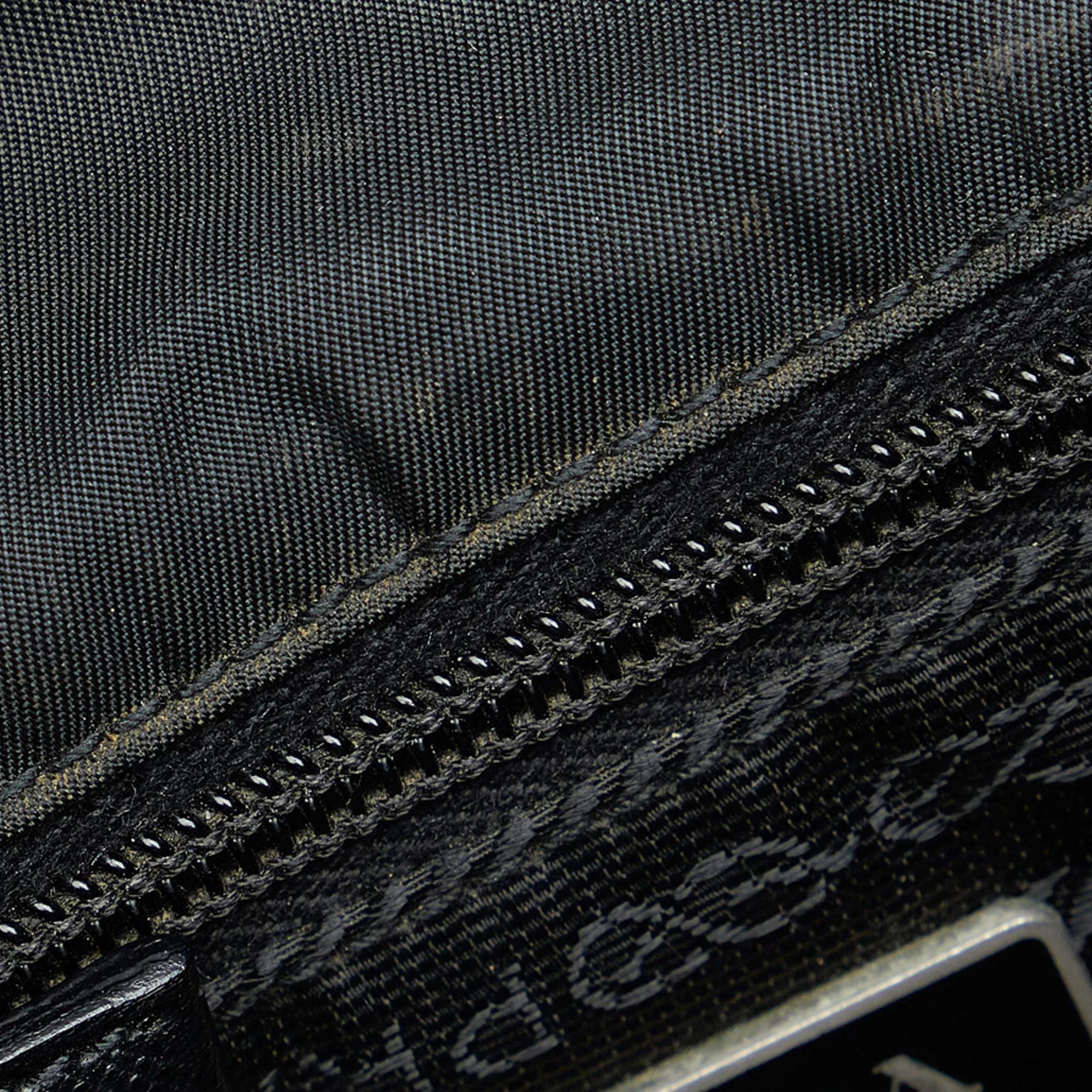 Prada | Pre-Owned Tessuto Buckle Messenger Bag - III | Black - Image 9