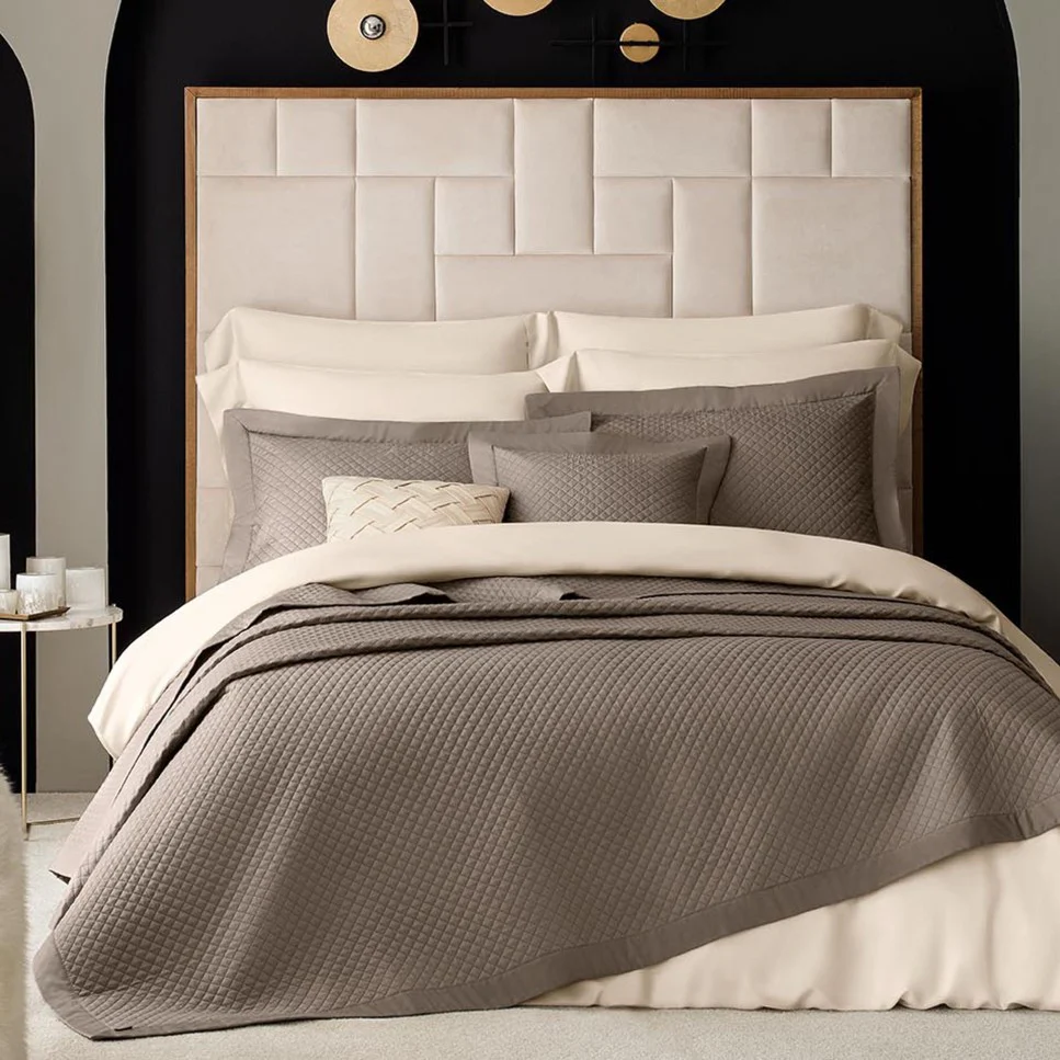 Bedspread - Dorian | Platinum | 102" x 102"