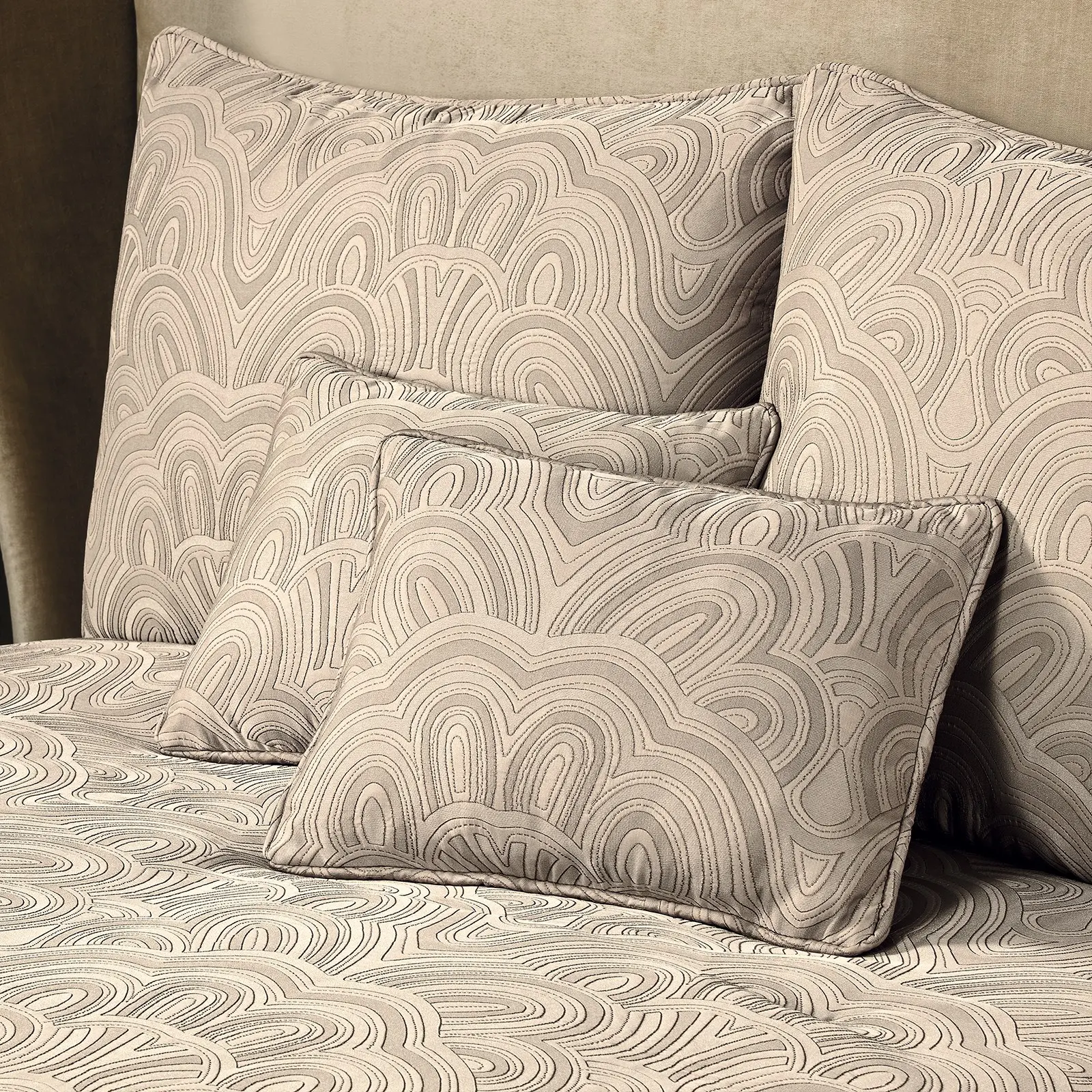 Decorative Pillowcase Art Deco | Golden/Beige | 12" x 16"
