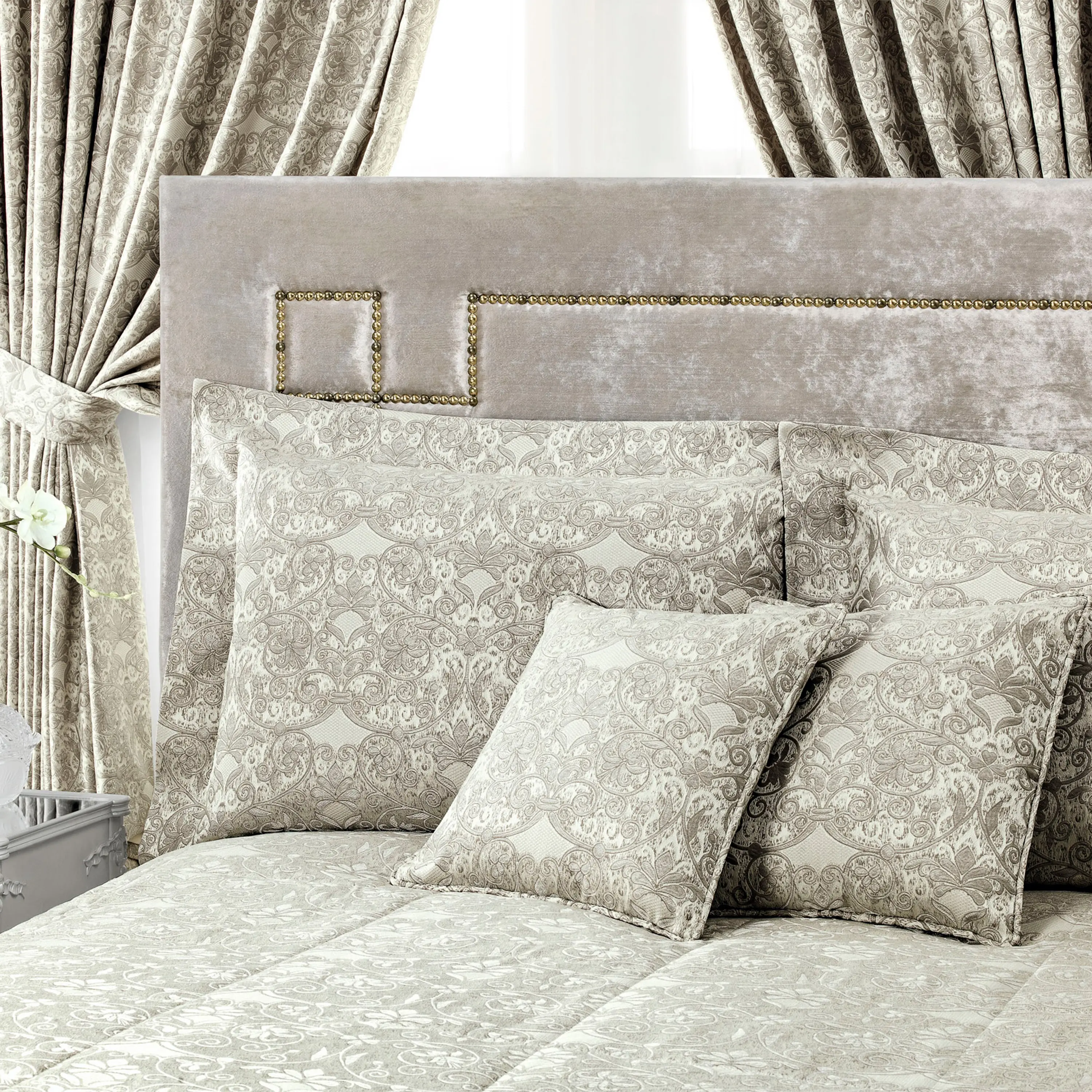 Decorative Pillowcase - Viardo | Silver/Light Grey | 16" x 16"