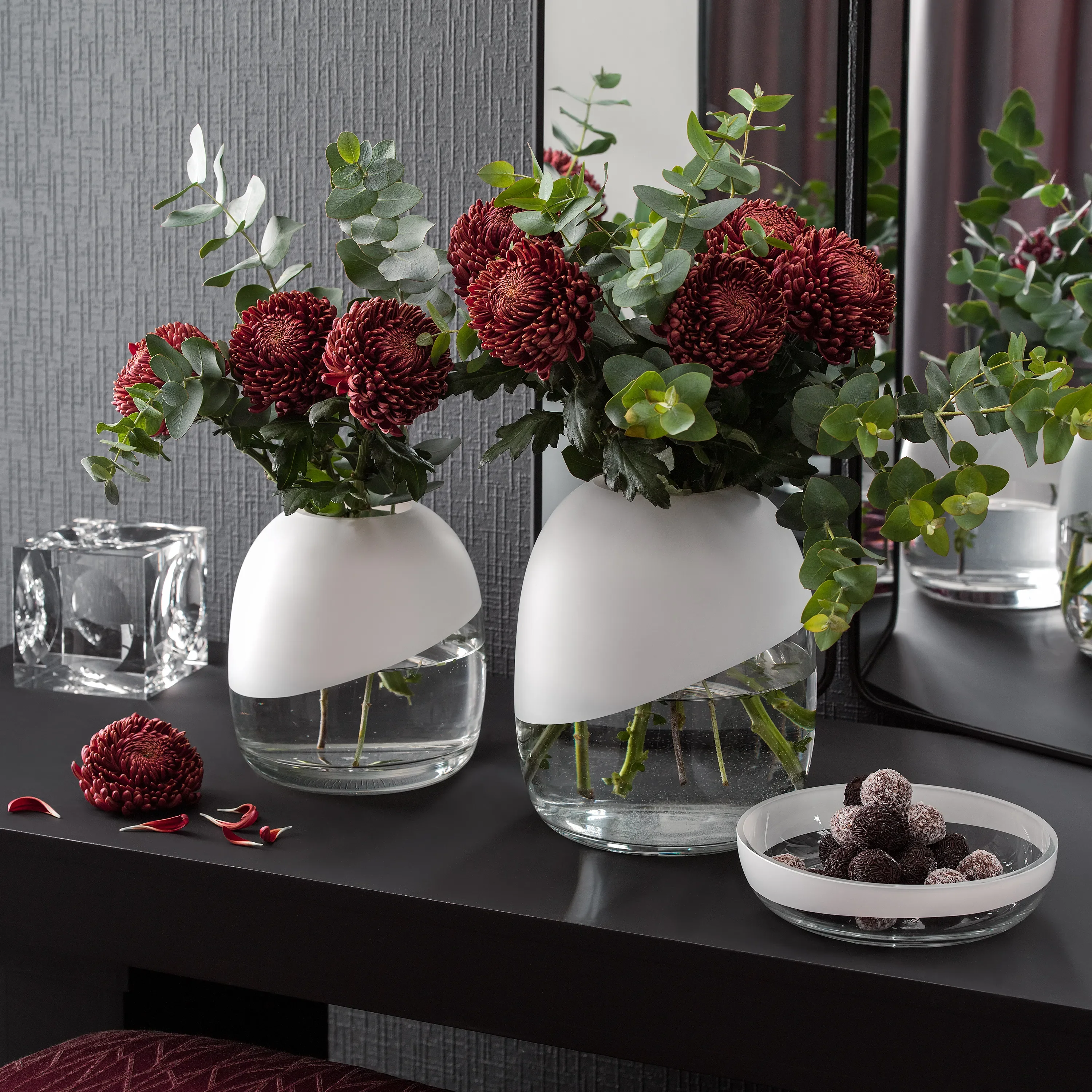 Flower Vase Airs | White | 8" x 2" - Image 2