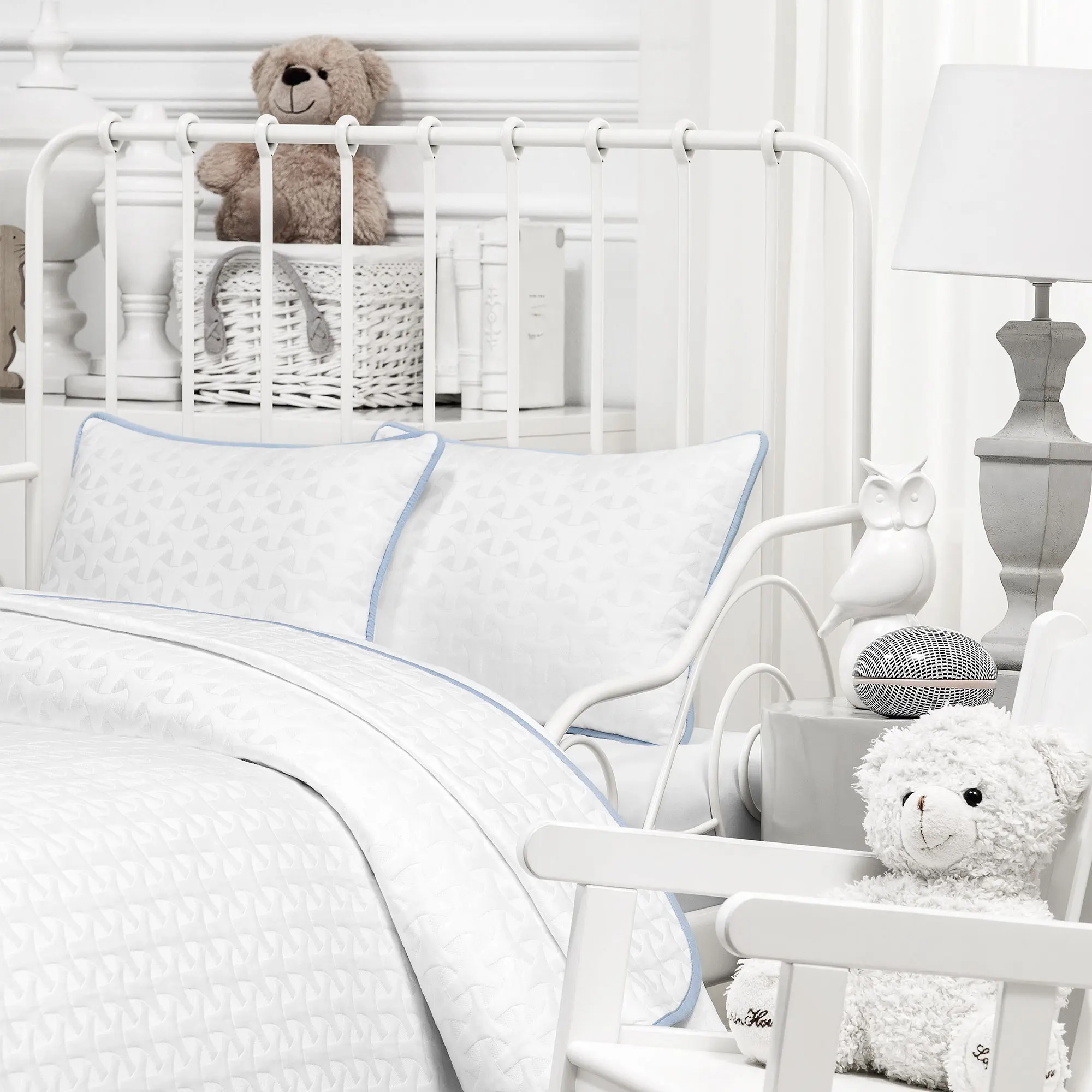 Kids Bedspread Set - Andre | White/Blue | 57" x 79"/12" x 18" - Image 2