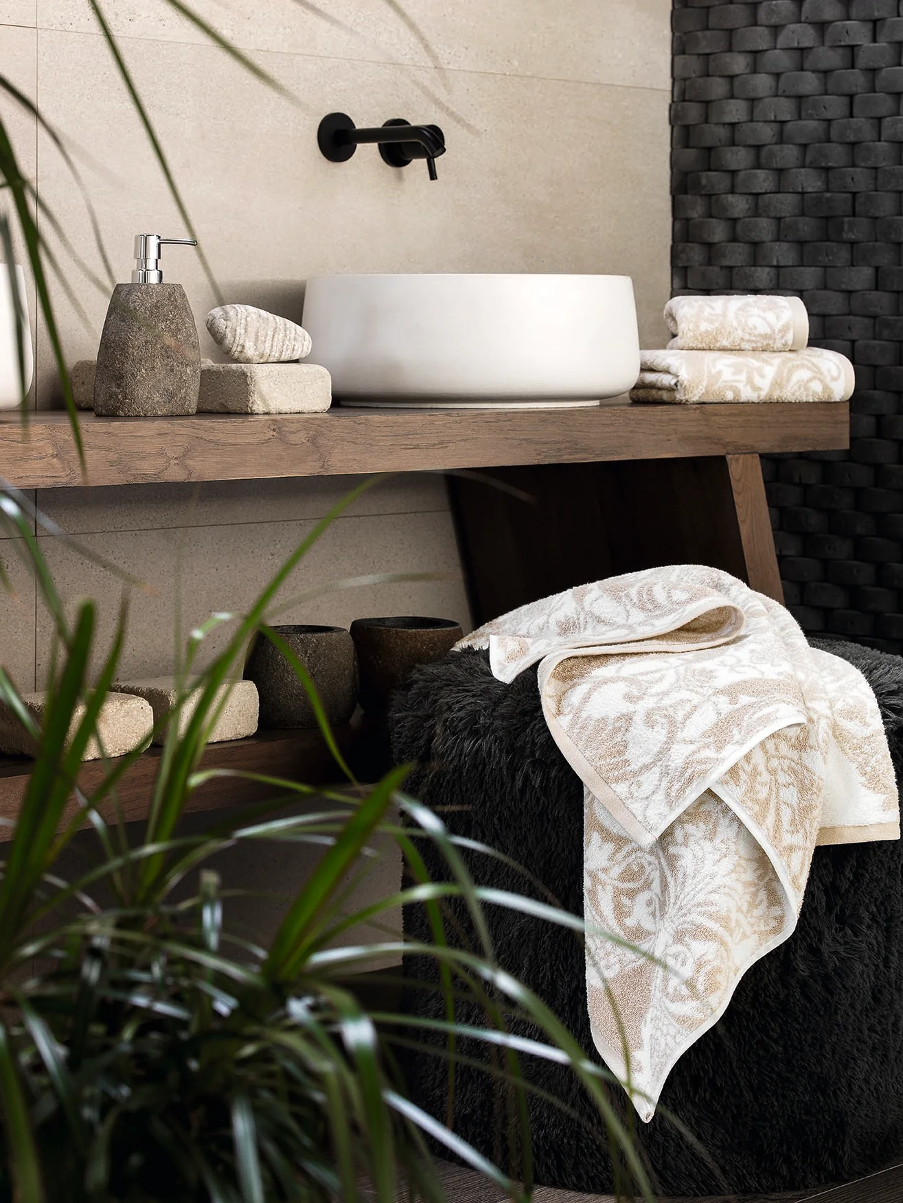 Towel - Bridget | Ecru/Beige | 16" x 24" - Image 4