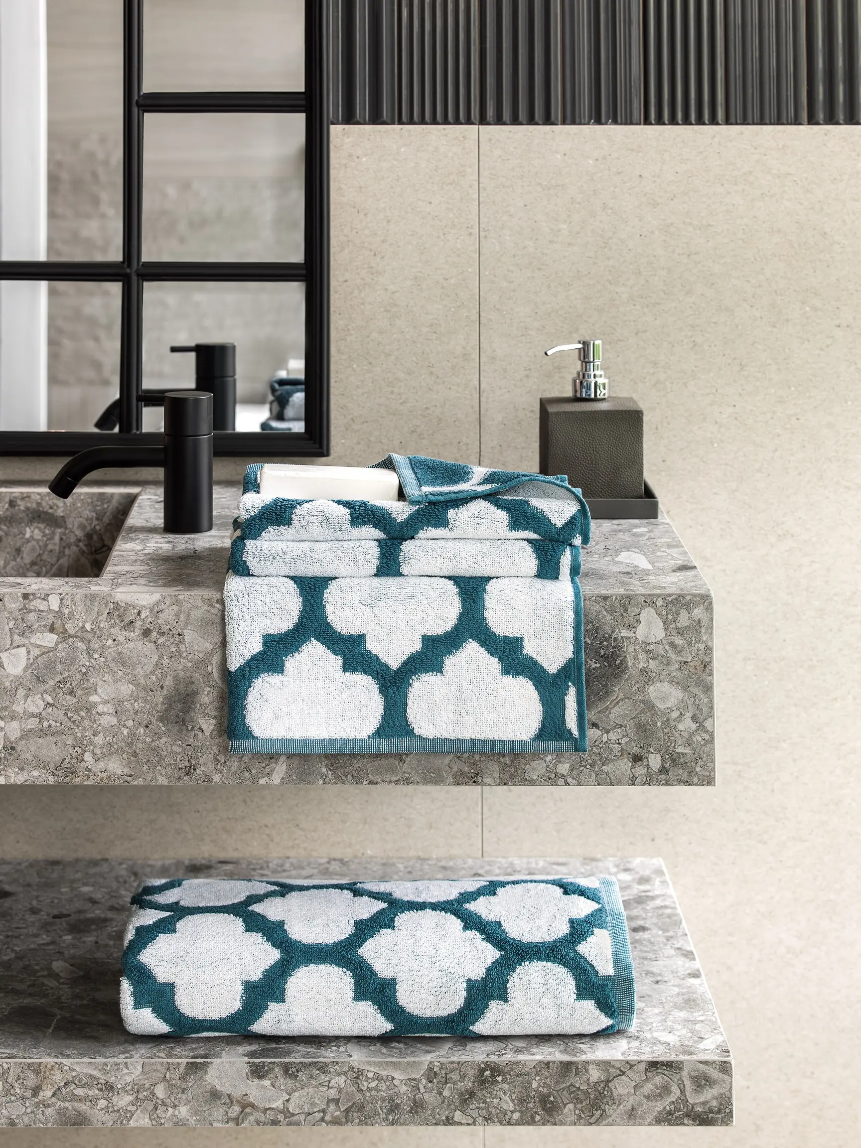 Towel - Taylor | White | 28" x 55" - Image 3