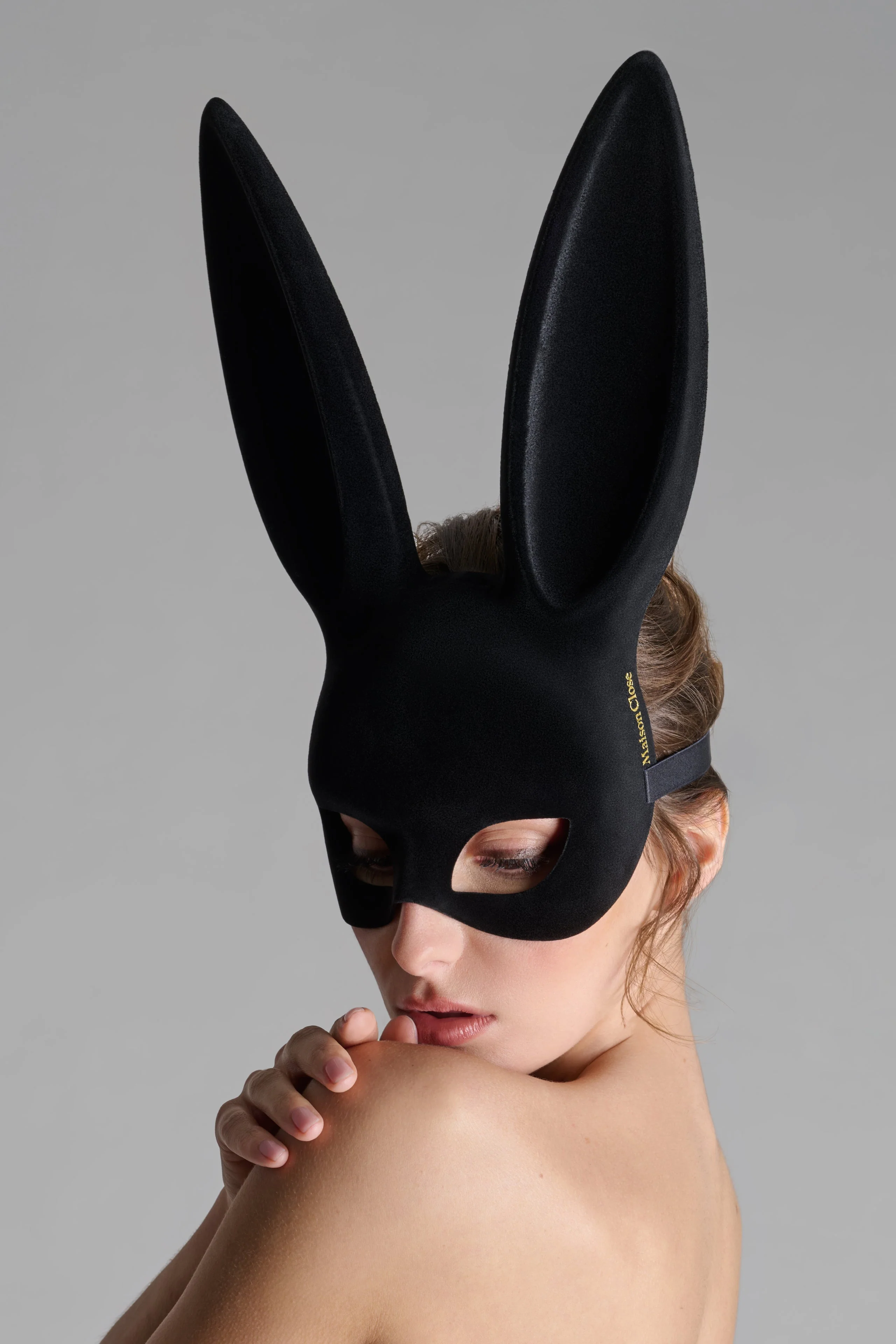 Velvet bunny mask with pompom - Les Fetiches | Black - Image 2