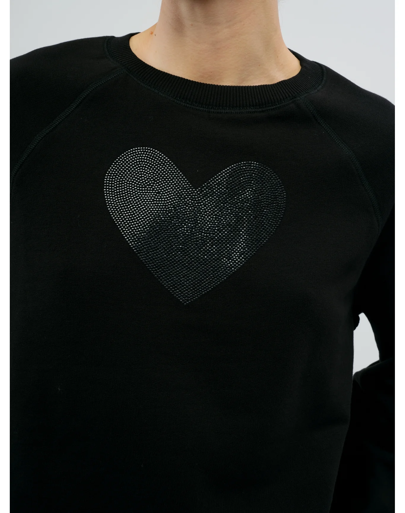 Upper Mo Heart Strass Sweatshirt | Black - Image 3